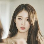 아린 막 이목구비가 화려한 건 아닌데 분위기가 있음