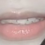 내 <b>입술</b> 어케해야하냐...ㅠㅠ