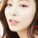 사나 따라하는 <b>쯔위</b>