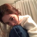 <b>채연</b>