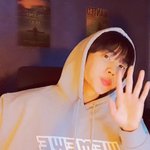 김선우 씹을 때마다 코 <b>벌렁</b><b>벌렁</b>