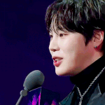 [하성운] 시상식 무대에서 자작곡 <b>팬송</b>부르는 아이돌