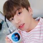 <b>정구</b>기는 2017년에 셀카를 젤 잘 찍은 듯