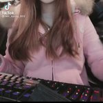 이거 틱톡에서 본 옷인데<b>단종</b>된 울프죠래 어디 울프죠야?어디꺼야 아는...