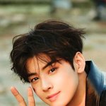 현실에 튀어나온 <b>CG</b> 男돌