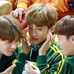 [NCT즌] 마크 귀<b>아파</b>