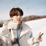 [방탄소년단] 손가락으로 <b>본인</b> <b>나이</b> 표현 중