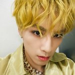 [NCT] 샤오쥔 <b>옷</b> 색 추반해줘