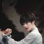 살짝 <b>윈윈</b>을 닮은 거 같기도..