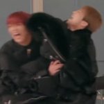 [NCT즌] 이게 뭐야 웃고 있는 이마크 <b>몸통</b>박치기하는이동혁