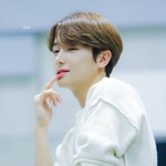 [더보이즈] 이 사진을 <b>제법</b> 좋아함