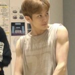 [NCT즌] 찌찌들아 민소매 맠정보고 잠이나 <b>자자</b>