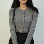 [댓글부탁해] <b>목티</b>에 요 가디건 입을건데 위에 머입징