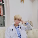 데뷔 100일 기념 직업복입고 라이브 했던 <b>드리핀</b>