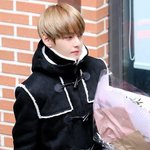 정국 졸업식에 참석한 뷔