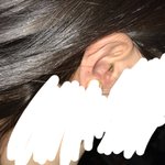 아니 귀 안에 뭐 났는데 하