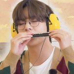 [방탄소년단] 이거 이때 쓴 <b>헤드폰</b>이잖아
