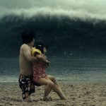 [댓글부탁해] 바로 눈 앞에 <b>쓰나미</b> 밀려오면 어떡할거임