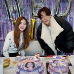 여자아이돌 생일 <b>브이</b>앱에 깜짝 출연한 비