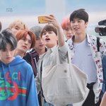 [NCT즌] <b>자자</b> 손을 이렇게 쭉 뻗고