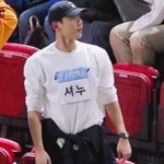 어깨 ㄹㅇ임?