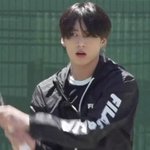 오늘도전정국청량하게얼굴로후려갈겻어...