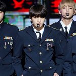 [시에미즈] 우리 <b>제복</b>사진 공유할래?