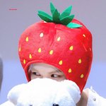 '딸기 공주'라 해도 어울릴 <b>남</b><b>돌</b>