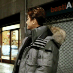 촬영 중 지나가던 <b>시민분</b>한테 인사하는 배켠