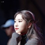 눈, <b>코</b>, <b>입</b> 모두 쨍하게 예쁜 여돌