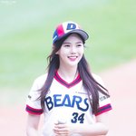 여러 <b>장르</b>의 매력가진 아이돌