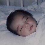 어릴<b>때</b>랑 <b>얼굴</b> 개똑같은 남돌..