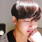 [펜타곤] <b>홍석</b>이가 유난히