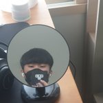 [댓글부탁해] 검은색 마스크랑 에어팟 <b>매치</b> 별로지..?
