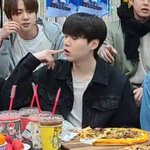 ㅇㄴ 나 밖에 있어서 방탄 <b>브이</b>앱 못봤는데 민윤기