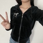 패션쇼하는데 하이틴느낌나는 옷 <b>입어</b>봄