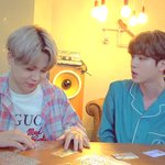 [방탄소년단] 열심히 <b>말</b>하는 형과