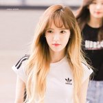 <b>웬디</b> 생일 축하 해준 멤버들