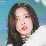벌써 봄을 한데 모아놓은 듯한 <b>여</b><b>돌</b>