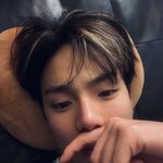 나만 <b>방바닥</b>에  눕는거 좋아하냐