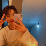 <b>미래소년</b> 멤버 거울 셀카