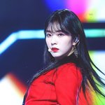 빨간<b>정장</b>입은거 분위기 미쳤음