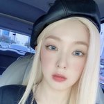 아이린 금발에 파란렌즈도 <b>찰떡</b>임