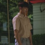 아니 어떤 대학생이 옷을 저렇게 <b>입음</b>