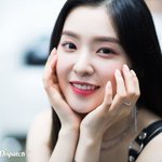 아이린 피부 <b>잡티</b>하나없는거봐..