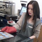 <b>마카롱</b>만드는 아이린 귀여워