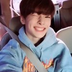 얘들아 아이엔 양정인도 내옆에서 자는<b>중임</b>
