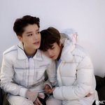 [NCT즌] 아닠ㅋㅋ 이거 옛날 일본에서 탤이랑 동 사진인데ㅋㅋㅋ