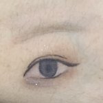 [댓글부탁해] 손에다가 눈화장해봤어(털 주의..