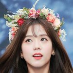 눈빛에 <b>멜로</b>가 스며든 여돌